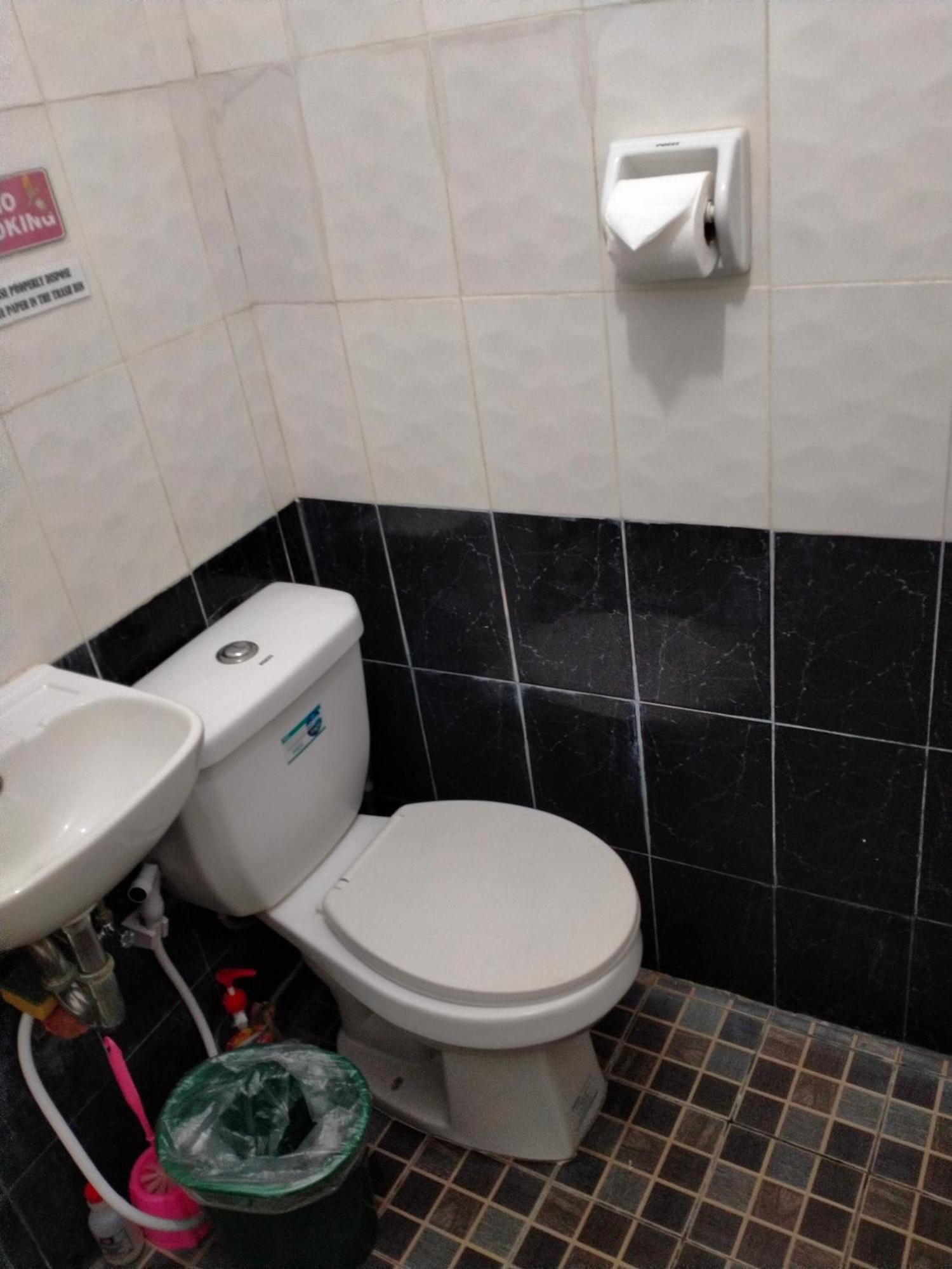 V.F. Riton Apartelle Лаоаг Номер фото
