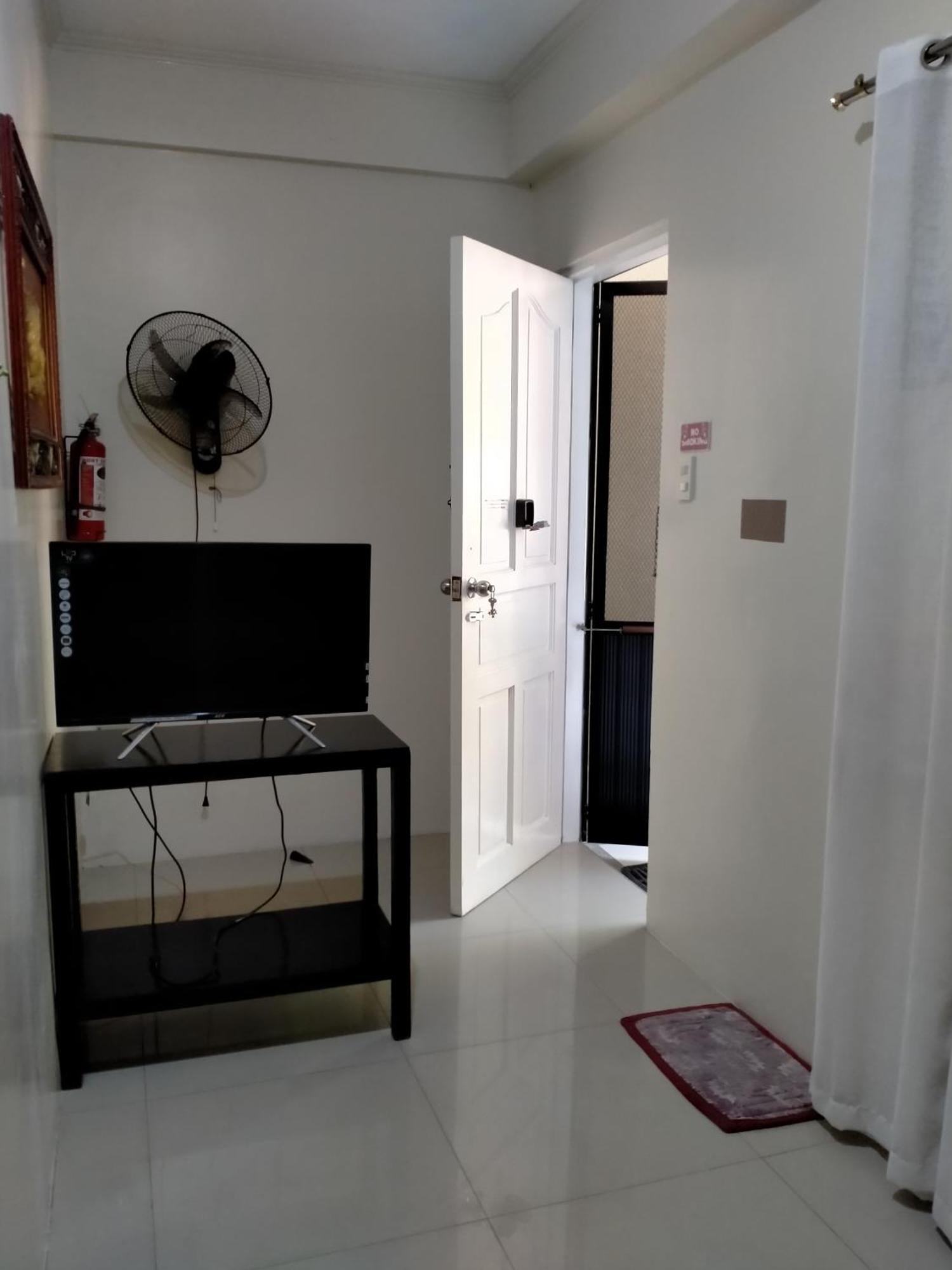 V.F. Riton Apartelle Лаоаг Номер фото